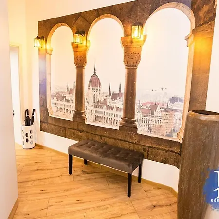 Bernat Homes شقة