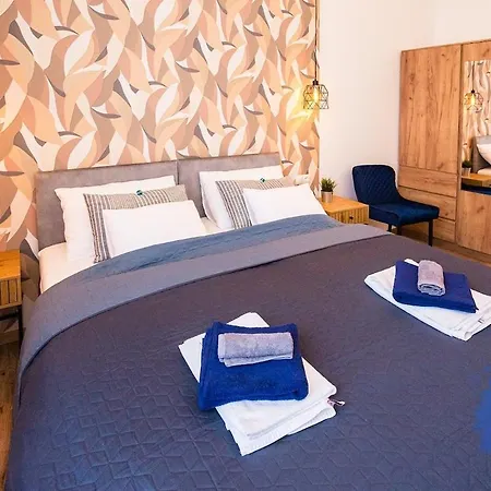 Bernat Homes شقة